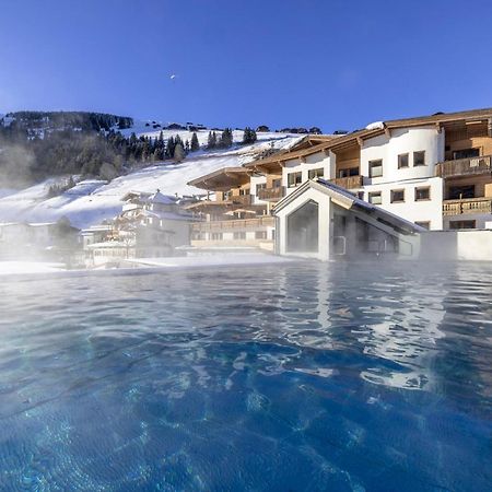 Natur- & Wanderhotel Tuxertal Bagian luar foto