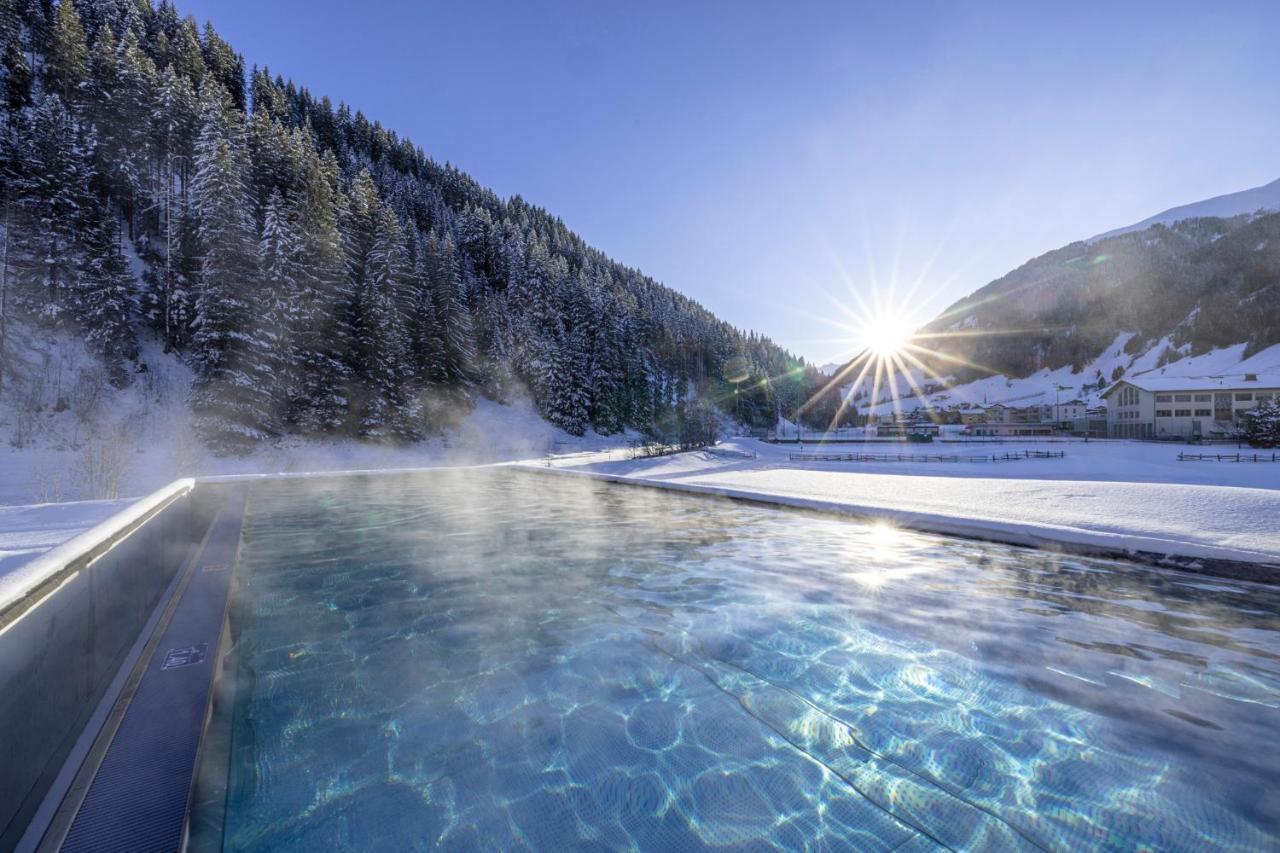 Natur- & Wanderhotel Tuxertal Bagian luar foto