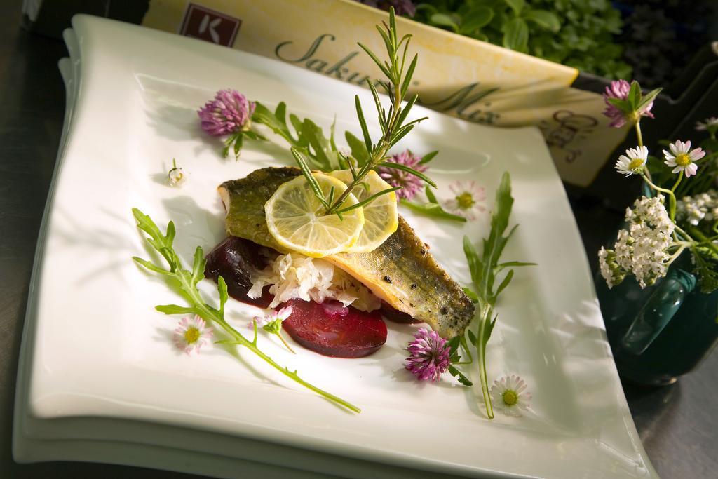 Natur- & Wanderhotel Tuxertal Bagian luar foto