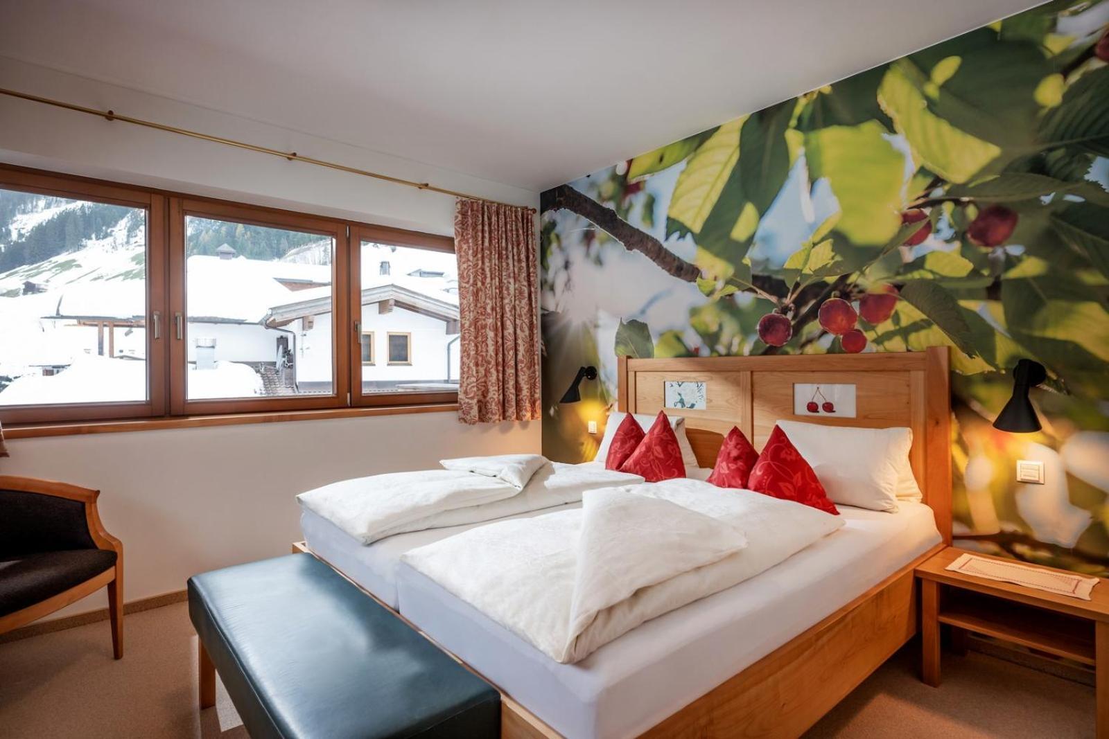 Natur- & Wanderhotel Tuxertal Bagian luar foto