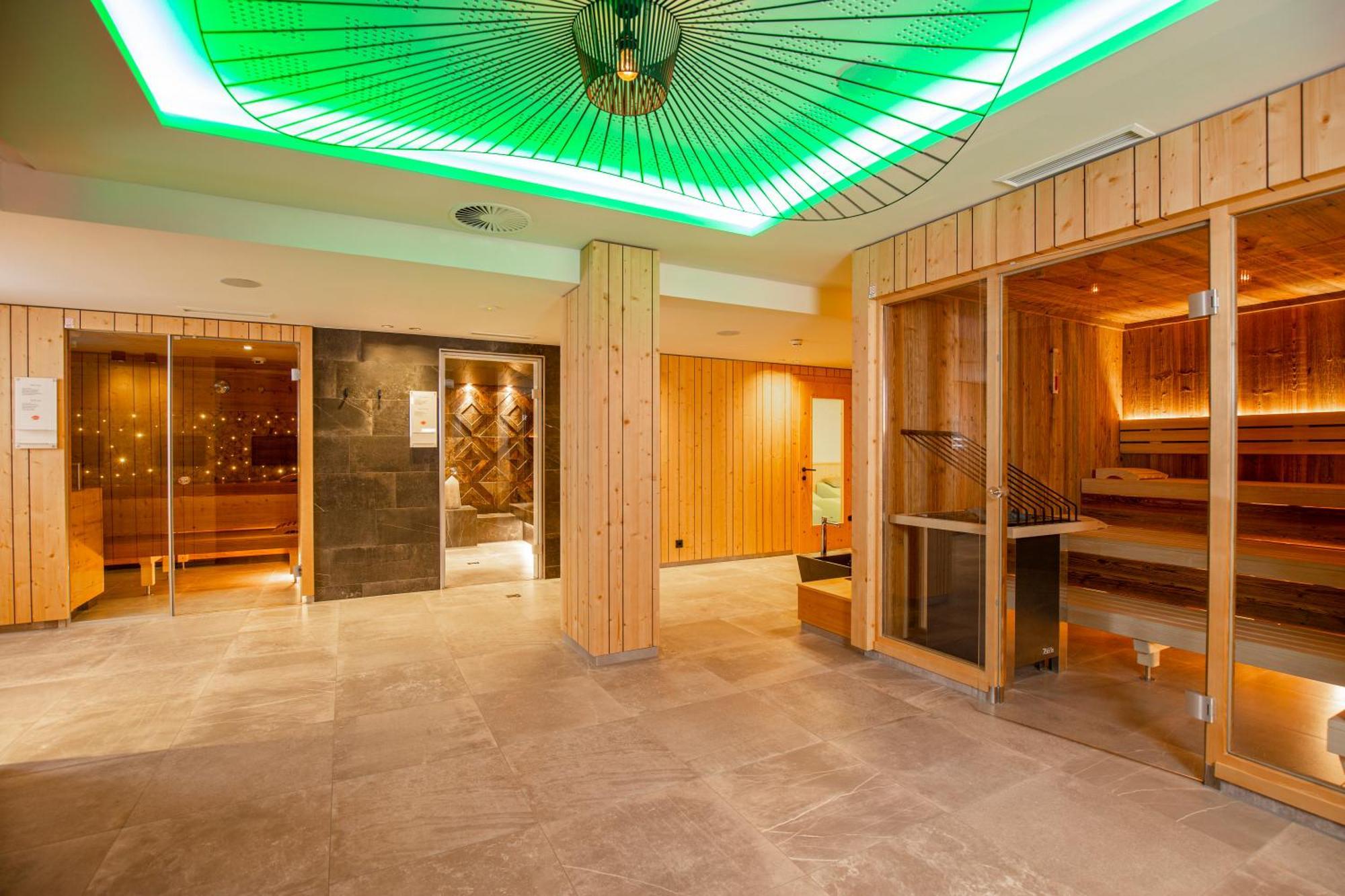 Natur- & Wanderhotel Tuxertal Bagian luar foto