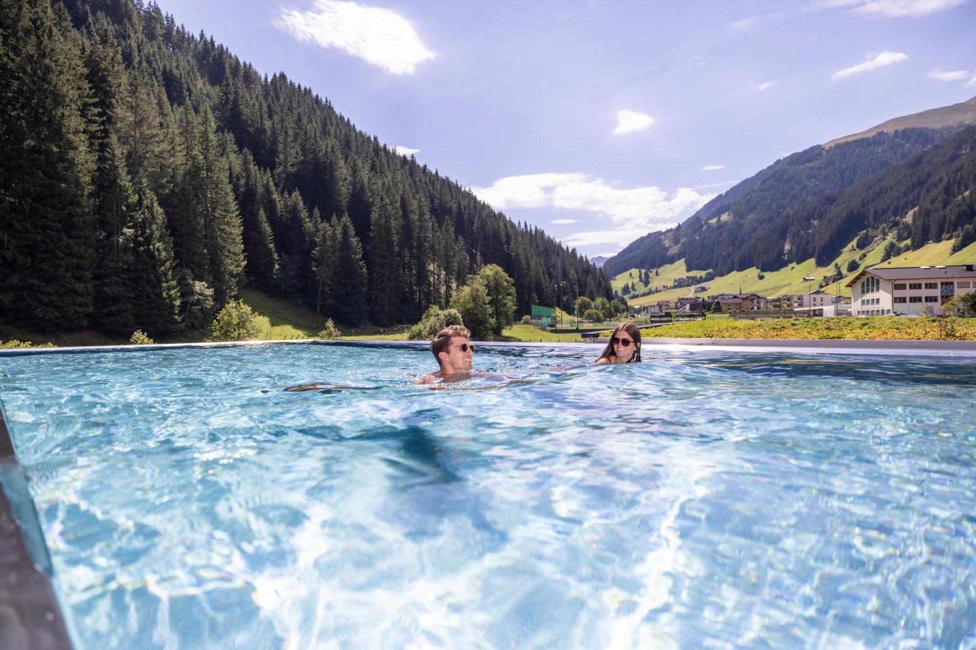 Natur- & Wanderhotel Tuxertal Bagian luar foto