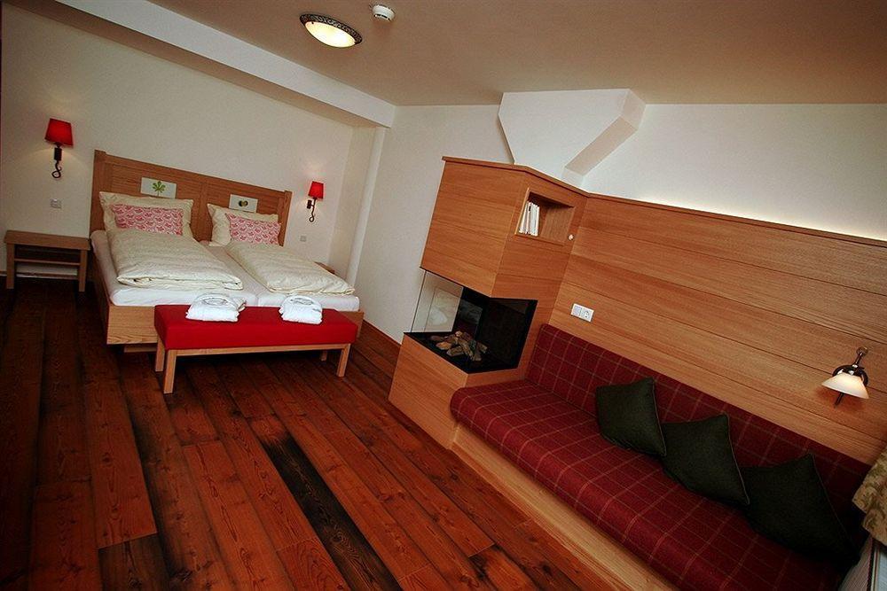 Natur- & Wanderhotel Tuxertal Bagian luar foto