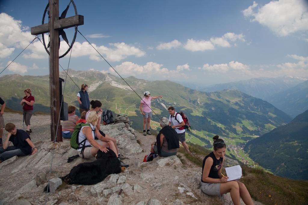 Natur- & Wanderhotel Tuxertal Bagian luar foto