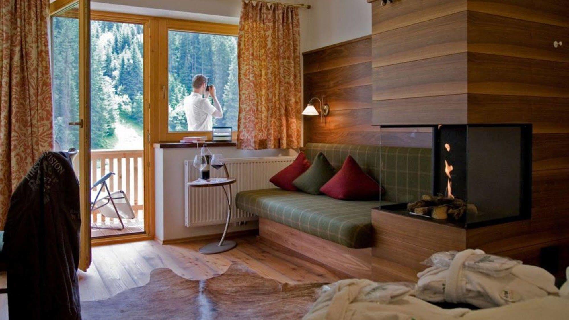 Natur- & Wanderhotel Tuxertal Bagian luar foto