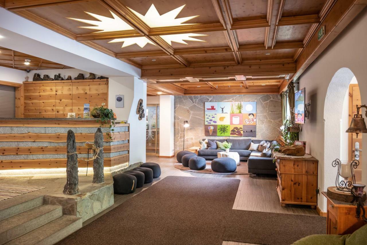 Natur- & Wanderhotel Tuxertal Bagian luar foto